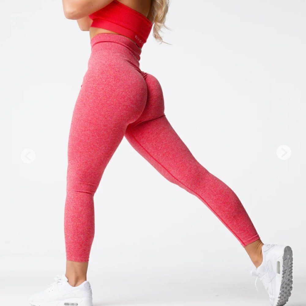NVGTN NWT Seamless Scrunch Leggings Candy apple size S Compression